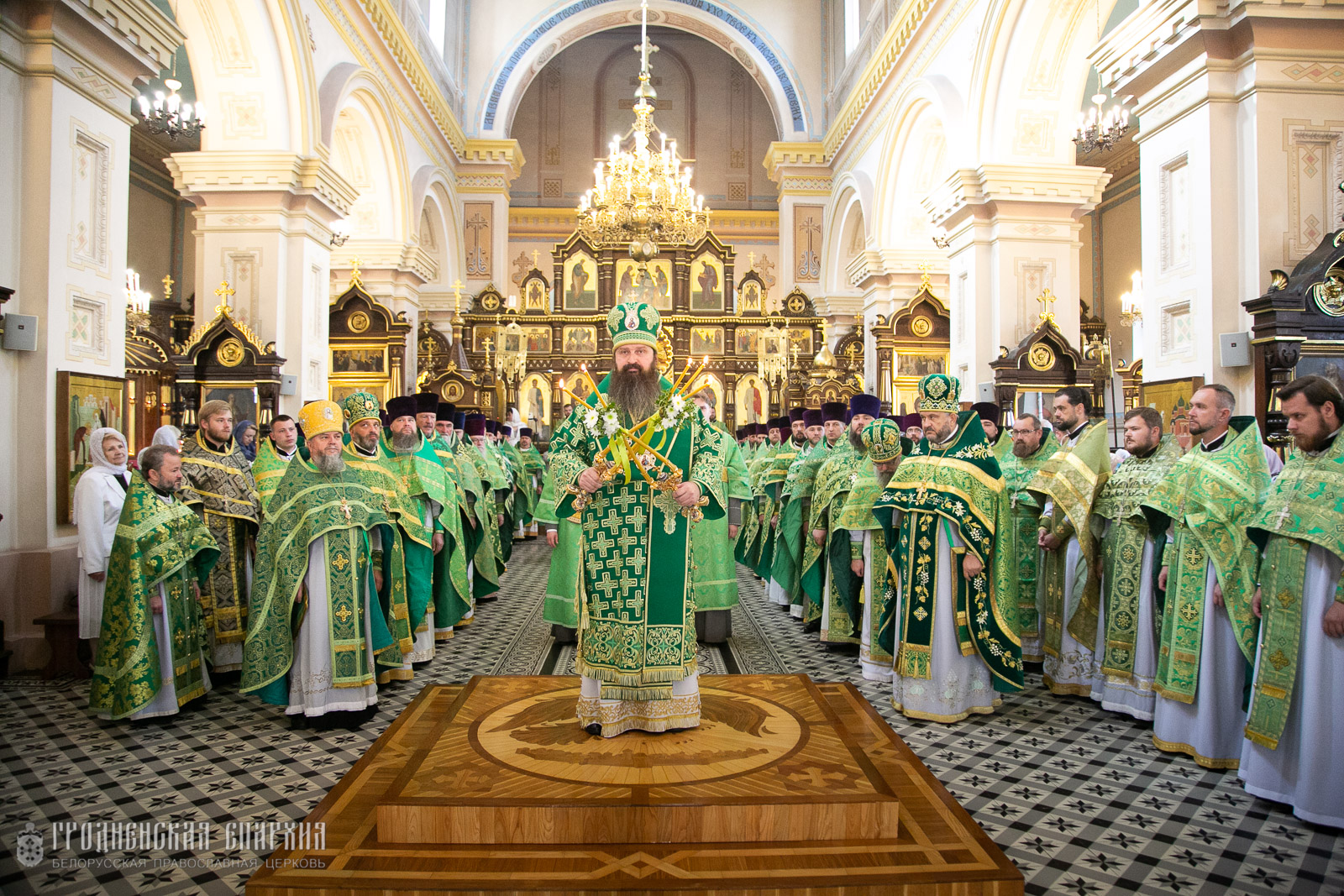 Вечерние молитвы, перед сном. Богу православные - читать, слушать или скачать на русском языке